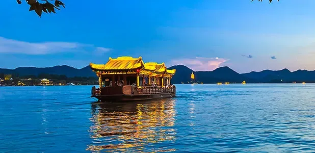 2 Days Hangzhou Tour from Shanghai: The Bund, West Lake